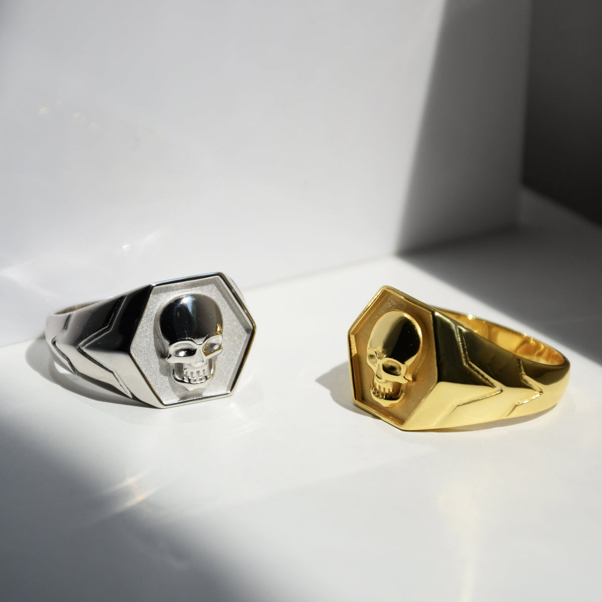 Ring TOTENKOPF BAD BOY | 925 Silber | vergoldet - ROCK & STEEL GERMANY