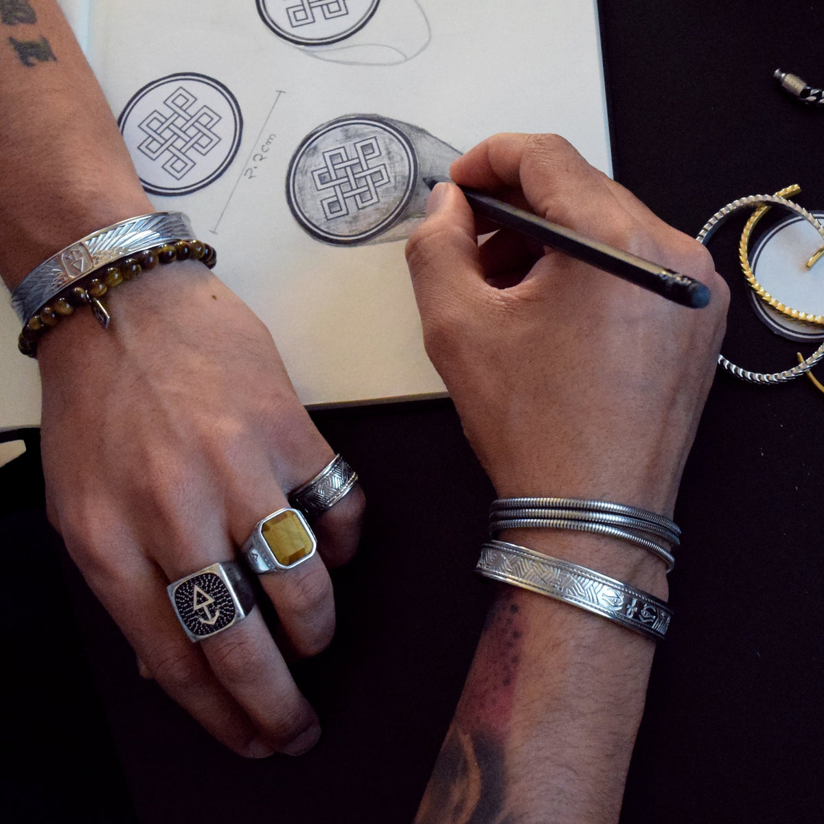 Wisdom Ring | Siegelring mit Glückszeichen | Wisdom Herrenring | Rock & Steel Germany